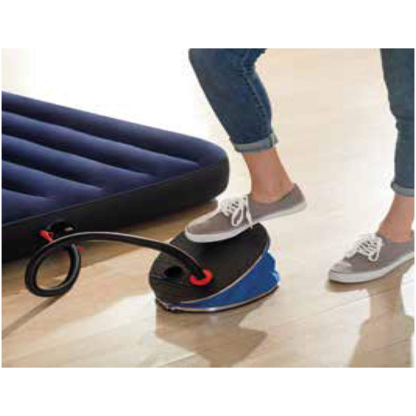 Inflador de Pie INTEX con 3 Boquillas 30 cm