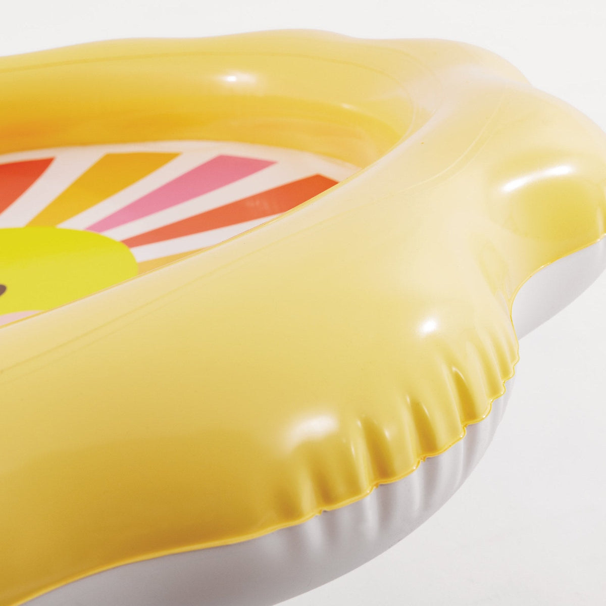 Piscina Inflable Infantil INTEX Sunny Rays con Rociador 104 cm - detalle 4