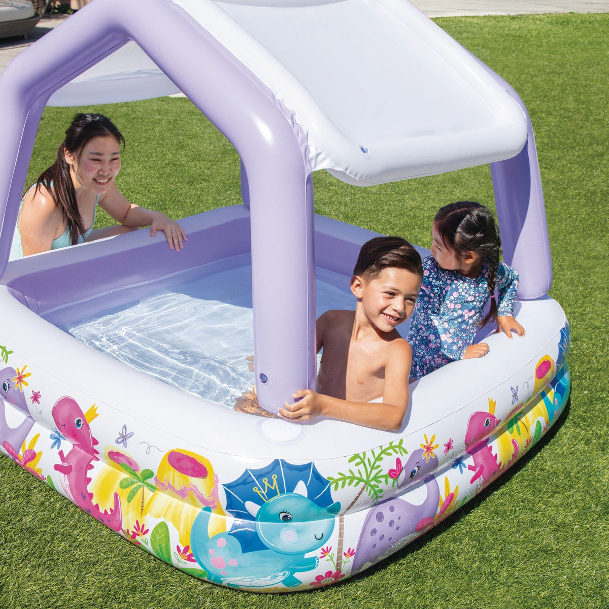 Piscina Inflable Infantil INTEX Sun Shade con Toldo 157 x 157 x 122 cm - en uso 6