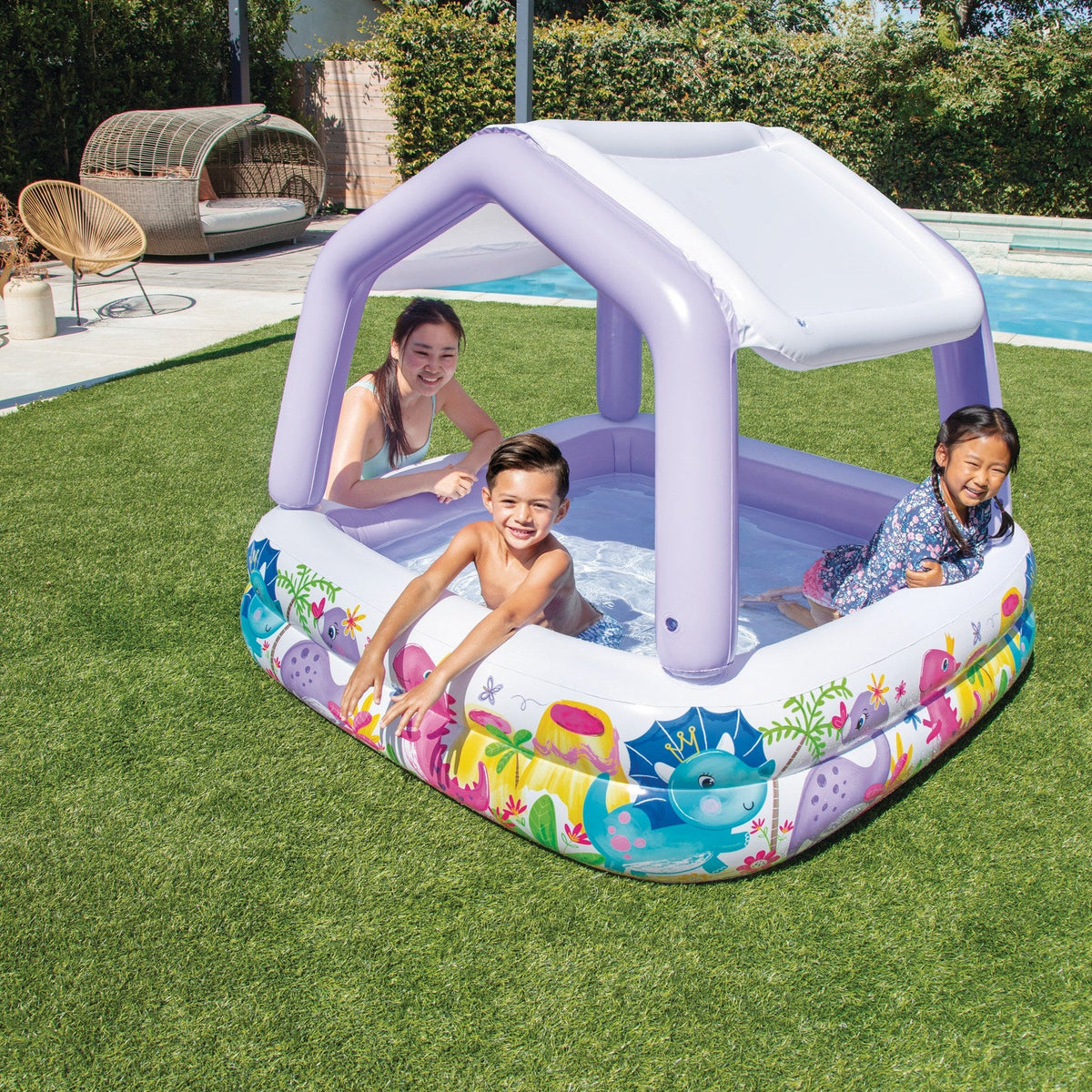 Piscina Inflable Infantil INTEX Sun Shade con Toldo 157 x 157 x 122 cm - en uso 7