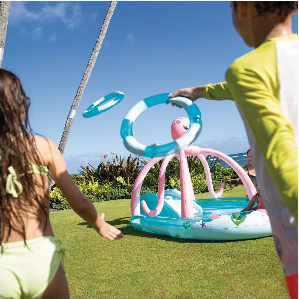Piscina Centro de Juegos con Aspersor INTEX Friendly Octopus