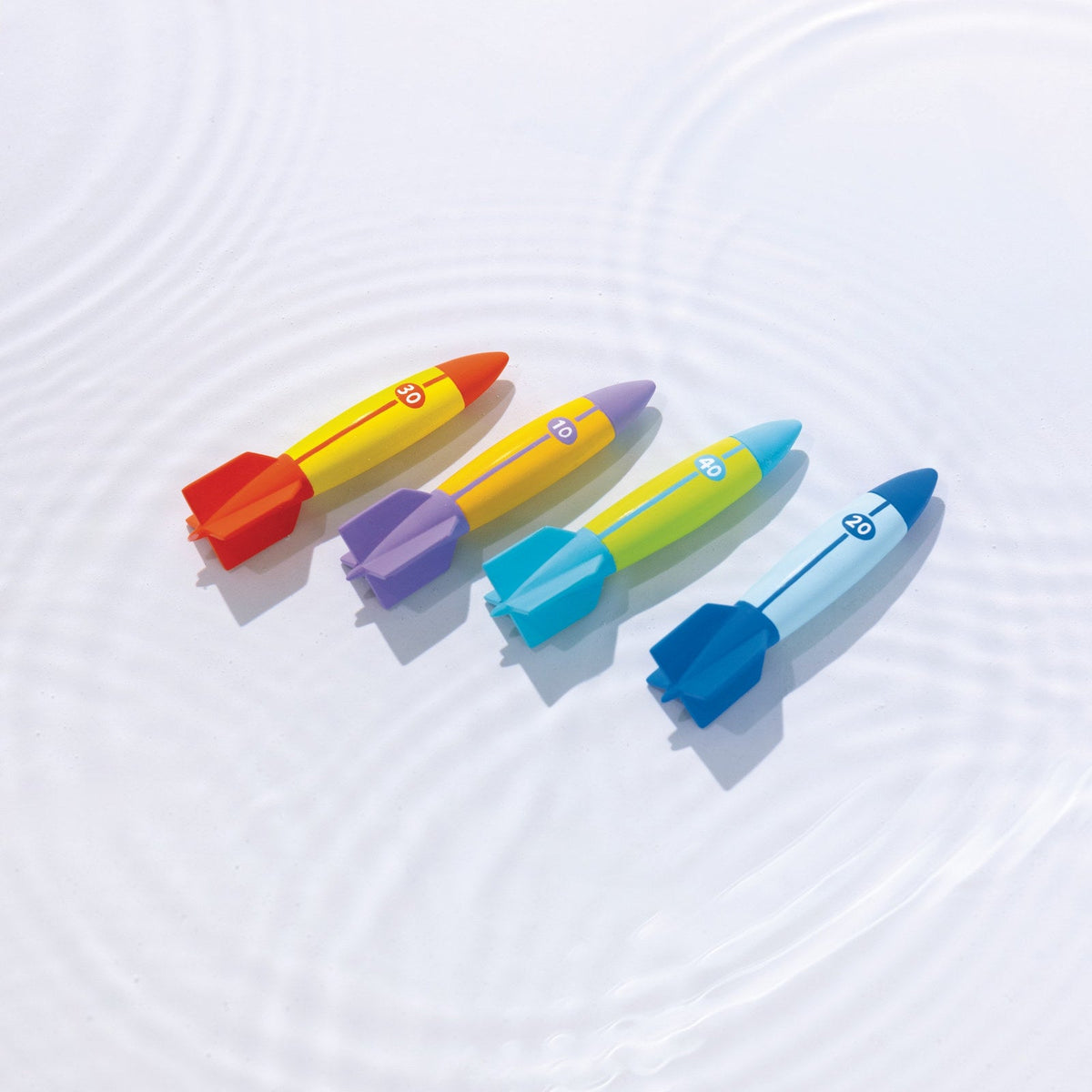 Torpedos Submarinos INTEX para Piscina, Set de 4 - en uso 6