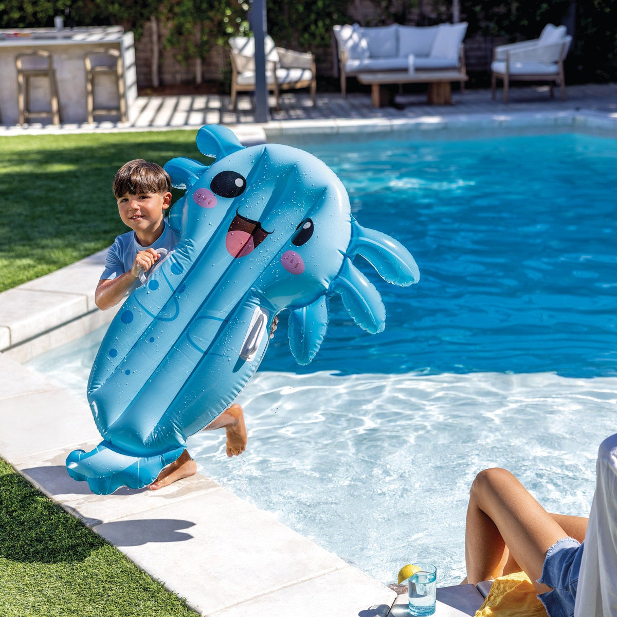Flotador Inflable INTEX Ajolote 94 x 109 cm - en uso 7