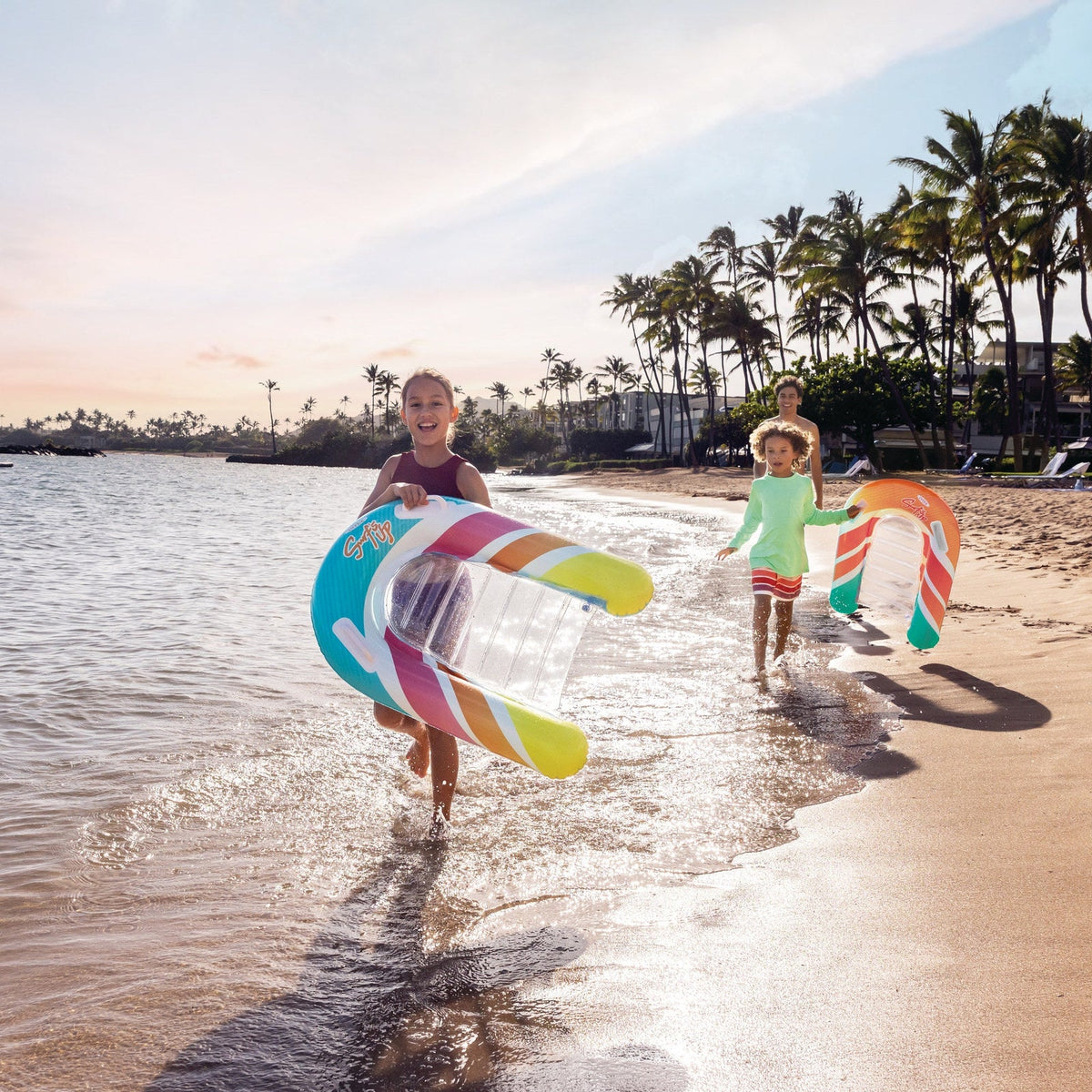 Tabla Flotadora INTEX Surf's Up Riders 84 x 79 cm - en uso 5