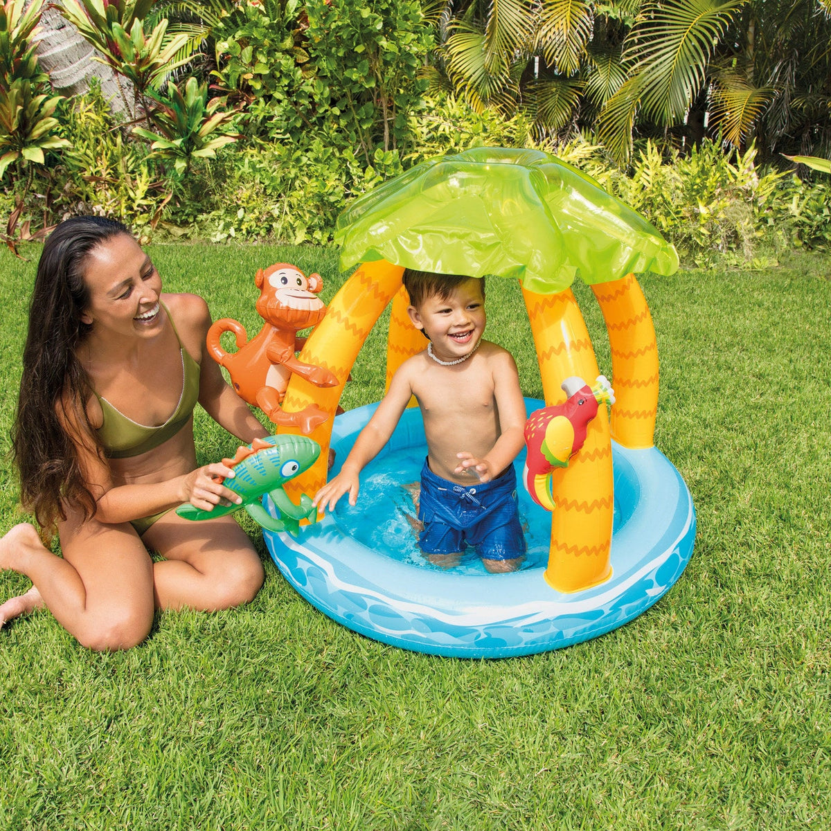 Piscina Inflable para Bebé INTEX Isla Tropical con Parasol 102 x 86 cm - en uso 3