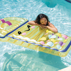 Colchoneta Inflable INTEX Boba Buddy 173 x 99 cm - en uso 3