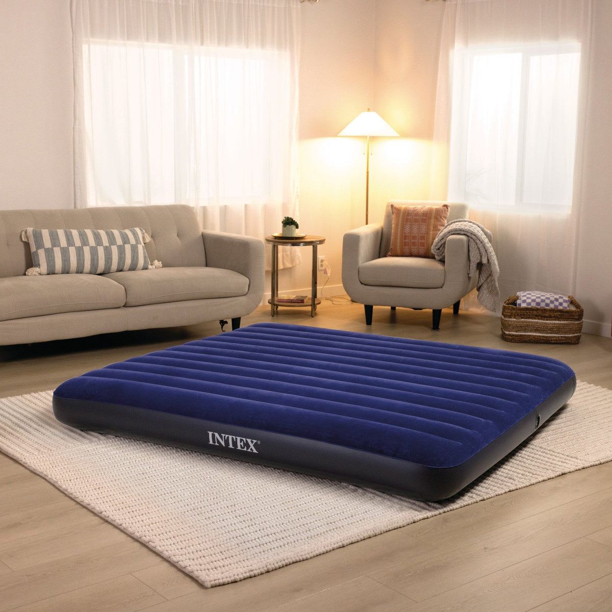 Colchón Inflable INTEX 2 Plazas King Classic Downy 183x203x25 cm - ambiente