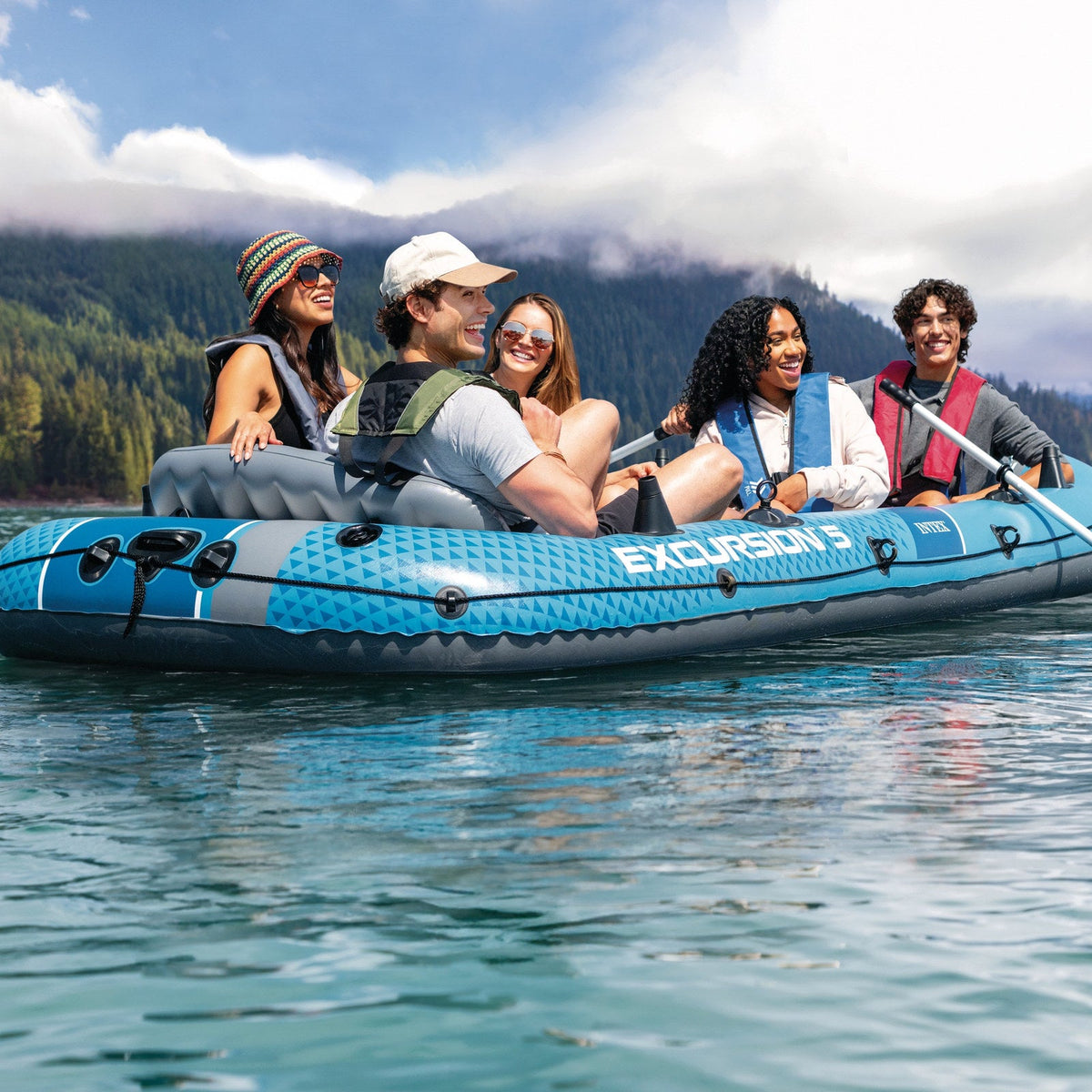 Bote Inflable INTEX Excursion 5 con Remos y Bomba 366 x 168 x 43 cm - en uso 6